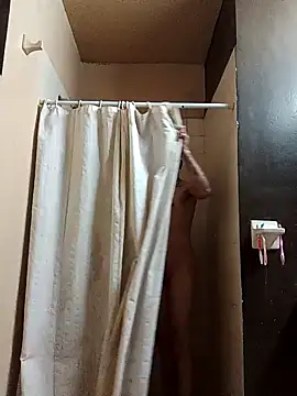 Snapshot of chicovergudo27 chatting on 12/22/24, 01:12 chicovergudo27 online show from 12/22/24, 01:12