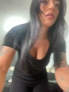 Snapshot of foxxy_nasty chatting on 09/15/25, 04:18 foxxy nasty online show from 09/15/25, 04:18