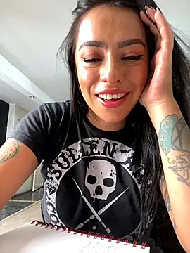 Snapshot of foxxy_nasty chatting on 09/23/25, 04:32 foxxy nasty online show from 09/23/25, 04:32