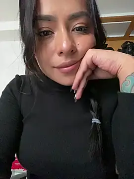 Snapshot of foxxy_nasty chatting on 10/18/25, 07:03 foxxy nasty online show from 10/18/25, 07:03