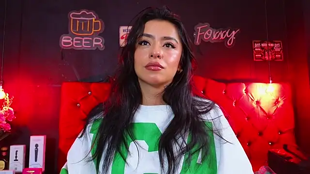 Snapshot of foxxy_nasty chatting on 10/20/25, 05:02 foxxy nasty online show from 10/20/25, 05:02