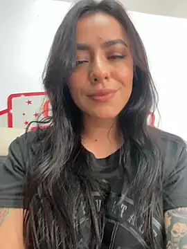 Snapshot of foxxy_nasty chatting on 10/27/25, 04:55 foxxy nasty online show from 10/27/25, 04:55