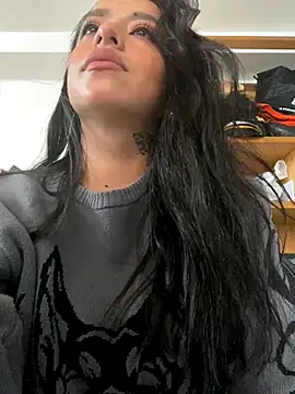 Snapshot of foxxy_nasty chatting on 11/19/25, 05:46 foxxy nasty online show from 11/19/25, 05:46