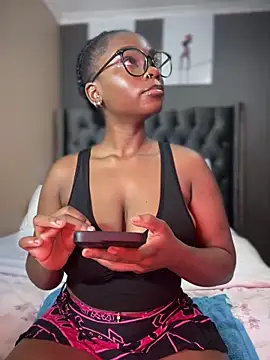 Snapshot of Candy-Heart chatting on 02/05/25, 05:09 Candy-Heart online show from 02/05/25, 05:09