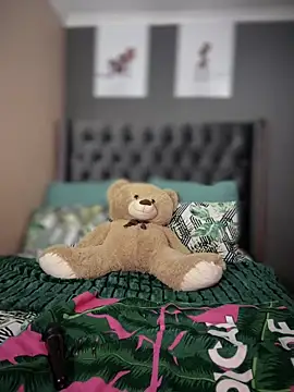 Snapshot of Candy-Heart chatting on 03/22/25, 06:22 Candy-Heart online show from 03/22/25, 06:22