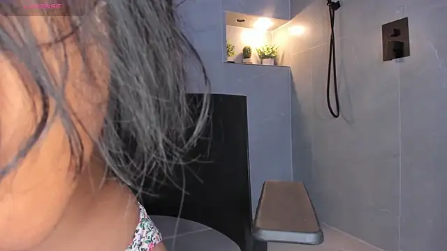 Snapshot of AriSweet chatting on 11/06/25, 12:39 AriSweet online show from 11/06/25, 12:39