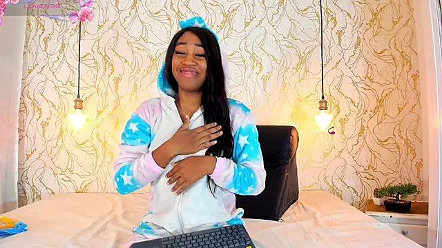 NATALIE PARKERR online show from 10/08/25, 12:14