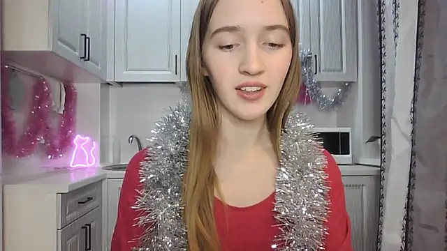 leslie my lovee online show from 12/23/24, 08:14