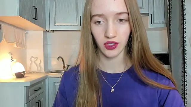 leslie my lovee online show from 10/08/25, 07:00