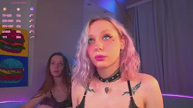 Snapshot of Kinky_Girls chatting on 12/28/24, 06:40 Kinky Girls online show from 12/28/24, 06:40