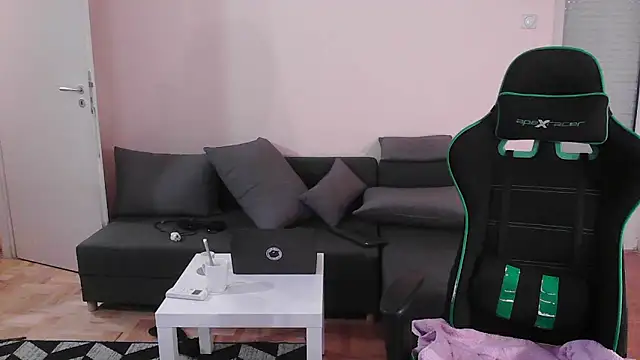 Snapshot of DickStaza chatting on 10/01/25, 03:40 DickStaza online show from 10/01/25, 03:40