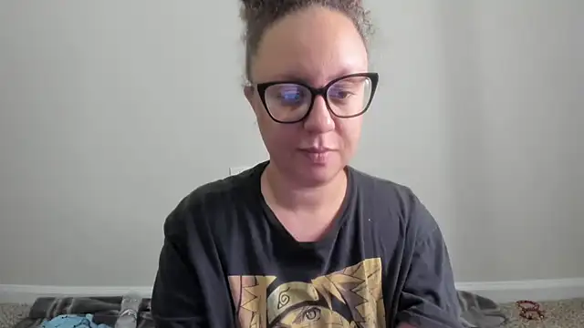 Snapshot of Paisleehaze chatting on 10/10/25, 01:26 Paisleehaze online show from 10/10/25, 01:26