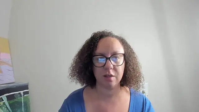 Snapshot of Paisleehaze chatting on 10/12/25, 10:36 Paisleehaze online show from 10/12/25, 10:36