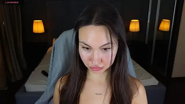 GIGI BENNET online show from 12/02/24, 03:36