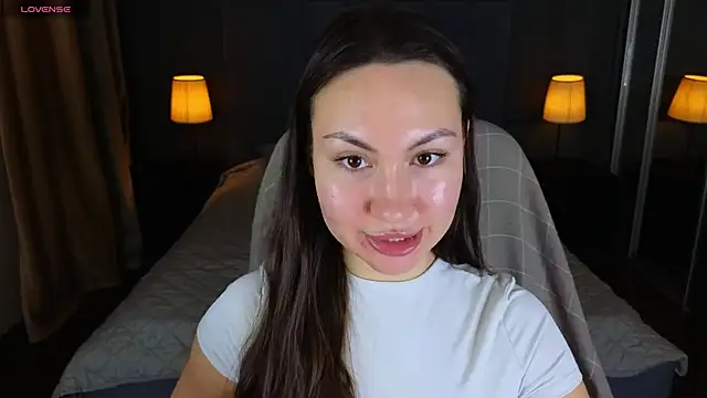 GIGI BENNET online show from 12/04/24, 05:27