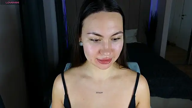 GIGI BENNET online show from 12/05/24, 03:50