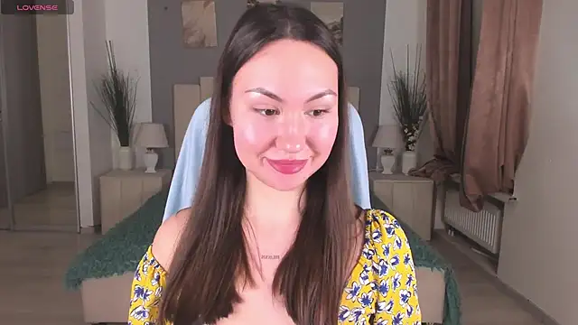 GIGI BENNET online show from 12/15/24, 05:31