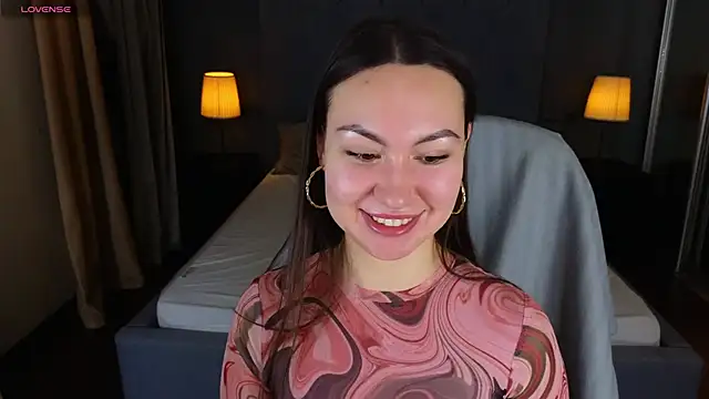 GIGI BENNET online show from 12/19/24, 08:23