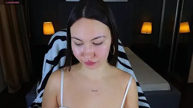 GIGI BENNET online show from 12/25/24, 05:26