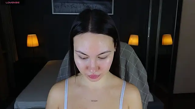GIGI BENNET online show from 01/02/25, 05:46