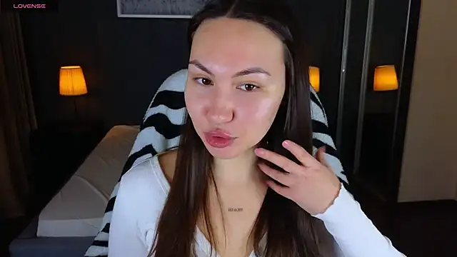 GIGI BENNET online show from 01/03/25, 05:28
