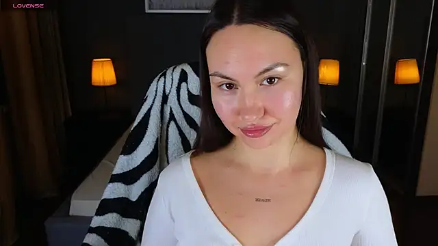 GIGI BENNET online show from 01/03/25, 09:15