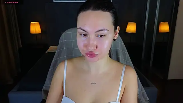 GIGI BENNET online show from 01/04/25, 05:27
