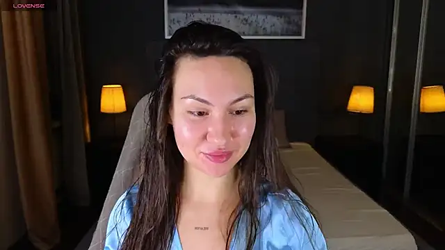 GIGI BENNET online show from 01/07/25, 05:43