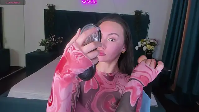 GIGI BENNET online show from 01/19/25, 03:53