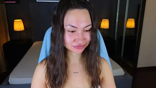 GIGI BENNET online show from 01/27/25, 05:36