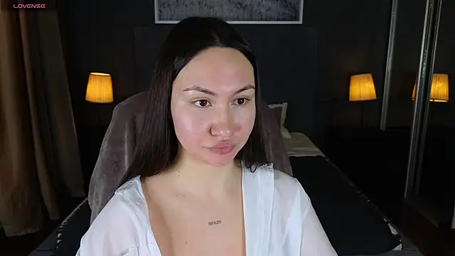 GIGI BENNET online show from 02/18/25, 09:21