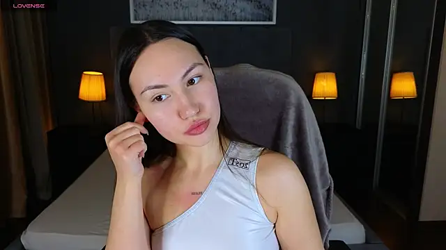 GIGI BENNET online show from 02/27/25, 08:06