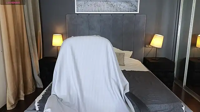 GIGI BENNET online show from 03/14/25, 05:05
