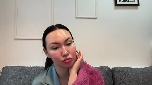GIGI BENNET online show from 03/16/25, 08:10