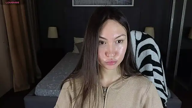 GIGI BENNET online show from 03/22/25, 05:06