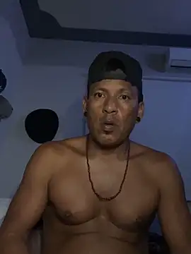 Snapshot of Capxxx chatting on 10/13/25, 03:28 Capxxx online show from 10/13/25, 03:28