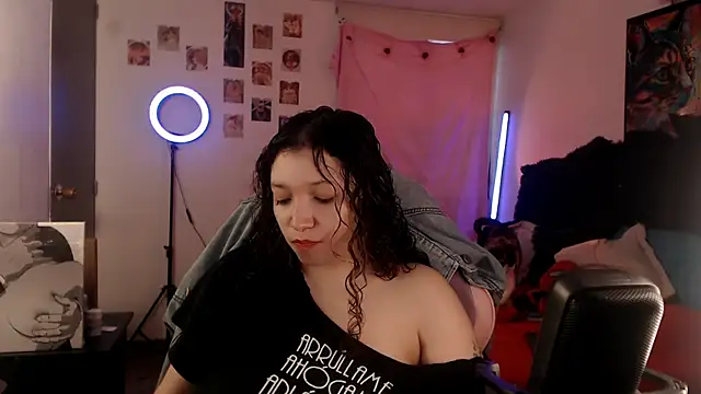Snapshot of AllyDonfort chatting on 05/20/26, 10:16 AllyDonfort online show from 05/20/26, 10:16