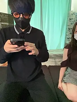 Snapshot of pako60_pako60 chatting on 11/18/25, 04:28 pako60 pako60 online show from 11/18/25, 04:28