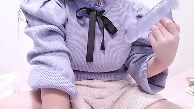 x--Miu--x online show from 12/17/24, 11:39