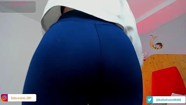 Snapshot of kate_evans1 chatting on 10/03/25, 04:20 kate evans1 online show from 10/03/25, 04:20