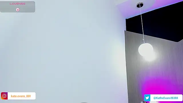 Snapshot of kate_evans1 chatting on 10/27/25, 05:55 kate evans1 online show from 10/27/25, 05:55