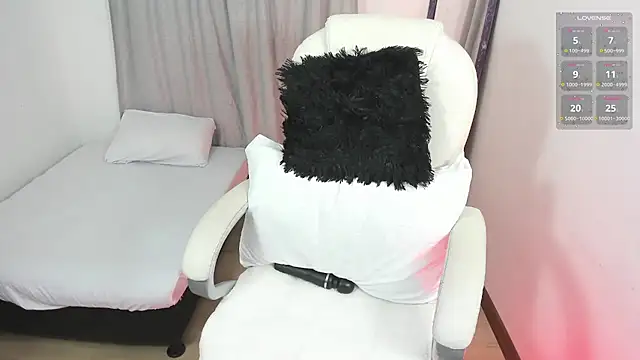 Snapshot of lorena_5 chatting on 02/04/25, 02:39 lorena 5 online show from 02/04/25, 02:39