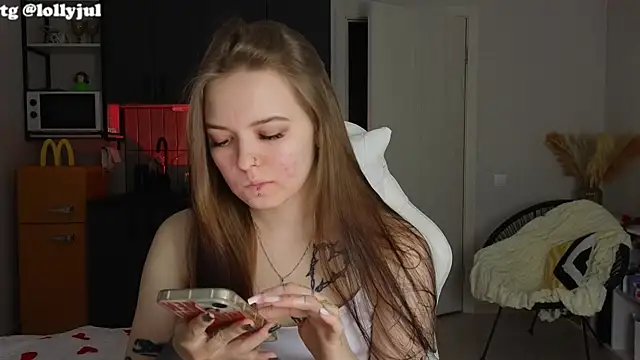 doll lol  online show from 10/09/25, 05:55