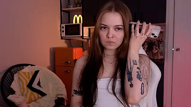 Snapshot of doll_lol_ chatting on 12/02/25, 05:41 doll lol online show from 12/02/25, 05:41