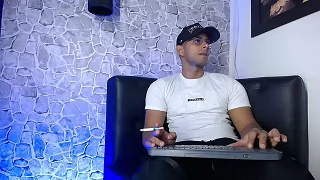 Chris Dick23 online show from 07/27/26, 01:29