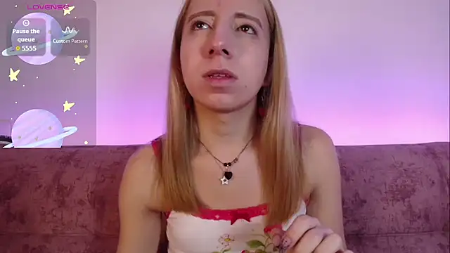 Miiaa doll online show from 11/21/25, 03:05