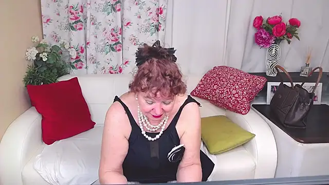 YourHotGranny online show from 01/30/25, 12:27