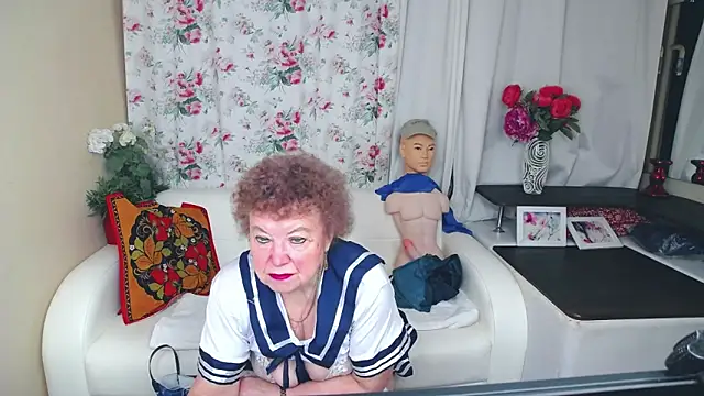 YourHotGranny online show from 06/02/26, 10:39