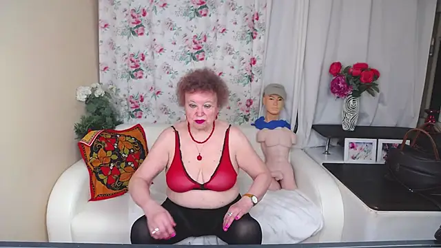 YourHotGranny online show from 06/04/26, 11:16