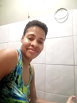 Snapshot of Su_Duarte_1 chatting on 12/14/24, 05:18 Su Duarte 1 online show from 12/14/24, 05:18
